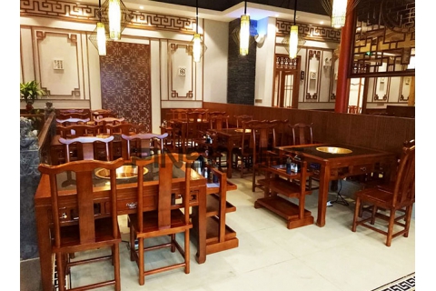 深圳哪里有火鍋店餐桌定制廠家，中式火鍋店設(shè)計要注意什么？